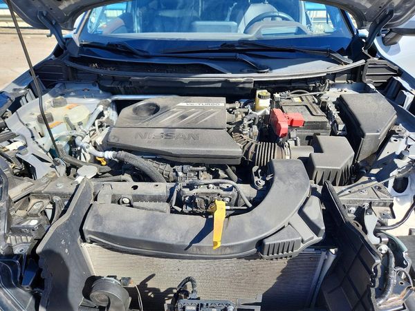 2022 NISSAN ROGUE Platinum — Engine bay