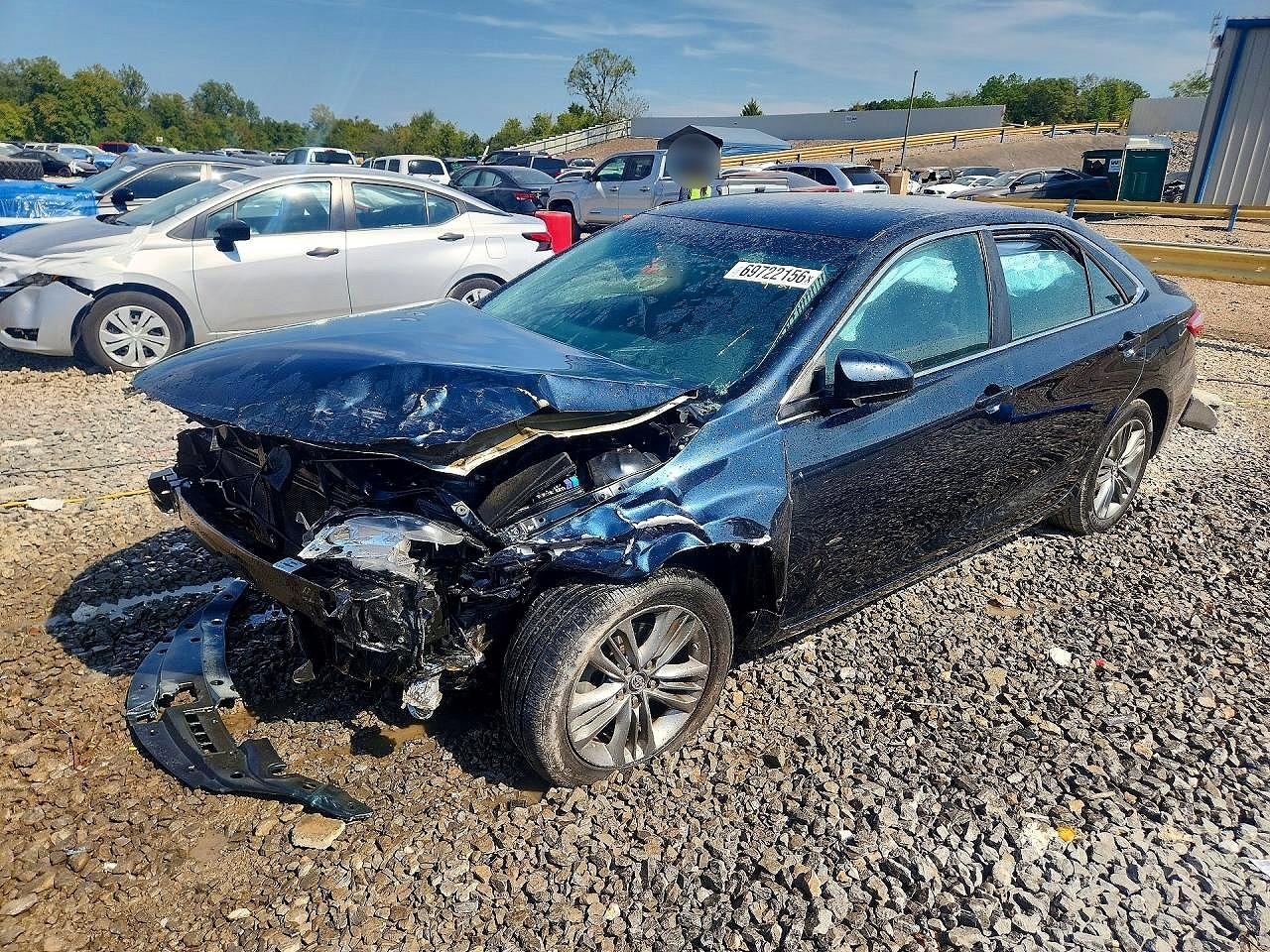 2017 TOYOTA CAMRY LE/SE/XLE/XSE — Front 3/4