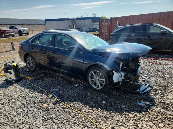 2017 TOYOTA CAMRY LE/SE/XLE/XSE — Passenger 3/4