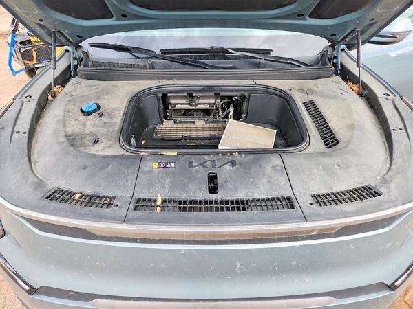 2024 KIA EV9 — Engine bay