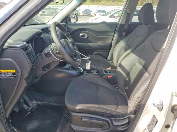 2014 KIA SOUL GL(BASE) — DENT