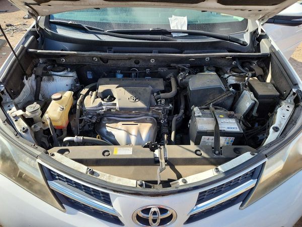 2015 TOYOTA RAV4 XLE (M Grade) — Engine bay