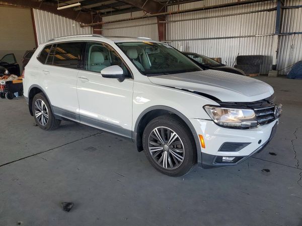 2018 VOLKSWAGEN TIGUAN SE, SEL — Passenger 3/4