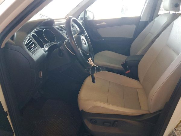 2018 VOLKSWAGEN TIGUAN SE, SEL — DENT