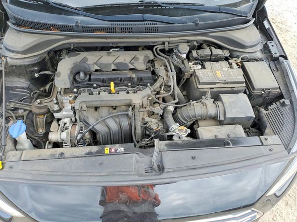 2022 HYUNDAI ACCENT SE, SEL — Engine bay