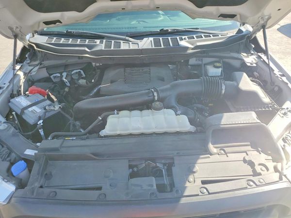 2022 FORD F150 SuperCrew — Engine bay