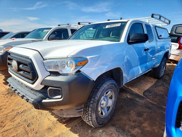 2021 TOYOTA TACOMA SR5 — Front 3/4