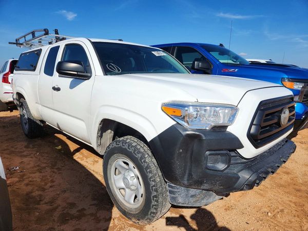 2021 TOYOTA TACOMA SR5 — Passenger 3/4