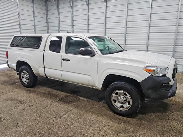 2022 TOYOTA TACOMA SR5 — Passenger 3/4