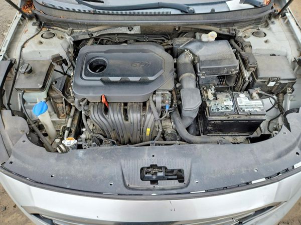 2016 HYUNDAI SONATA — Engine bay