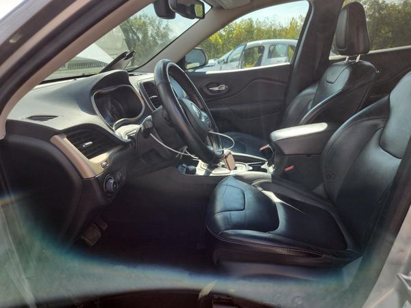 2016 JEEP CHEROKEE — DENT