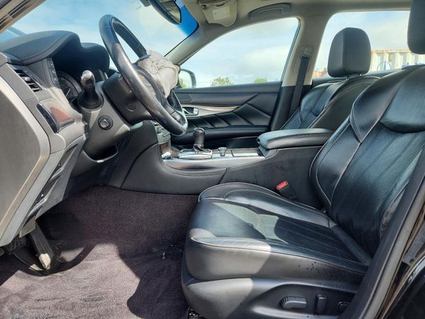 2019 INFINITI Q70 — DENT