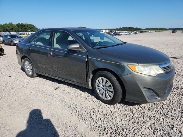 2012 TOYOTA CAMRY — Passenger 3/4