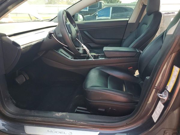 2019 TESLA MODEL 3 — DENT