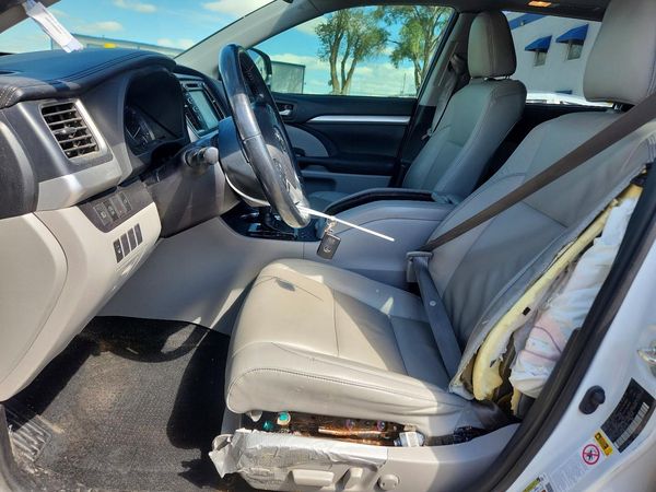 2019 TOYOTA HIGHLANDER SE/XLE — DENT