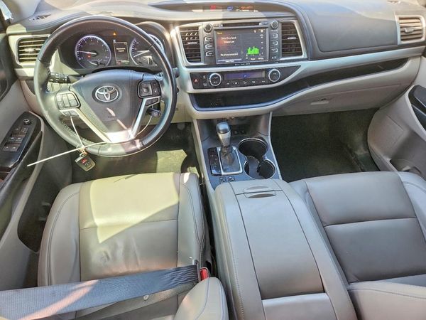 2019 TOYOTA HIGHLANDER SE/XLE — CKPT