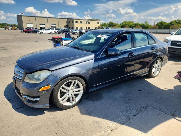 2013 MERCEDES-BENZ C — DSFA — Front 3/4