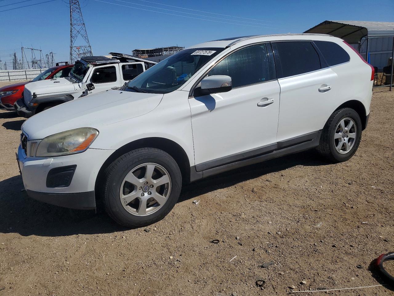 2012 VOLVO XC60 — Front 3/4