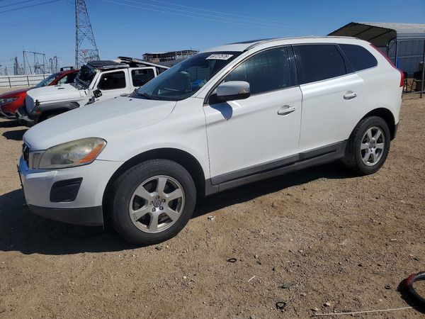 2012 VOLVO XC60 — Front 3/4