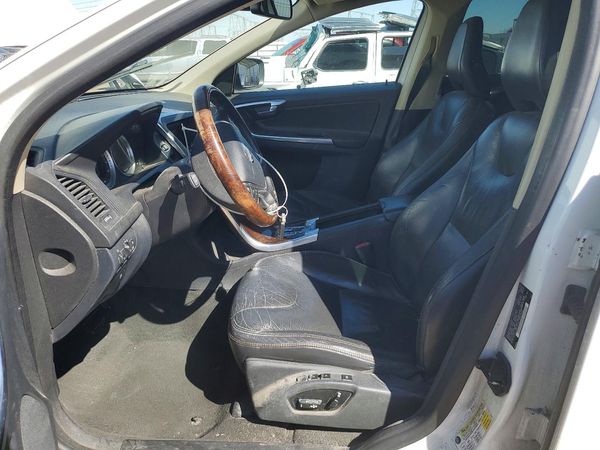 2012 VOLVO XC60 — DENT