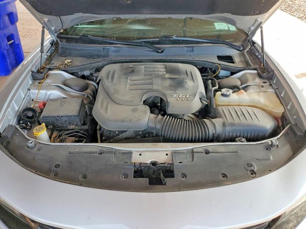 2019 DODGE CHARGER SXT — Engine bay