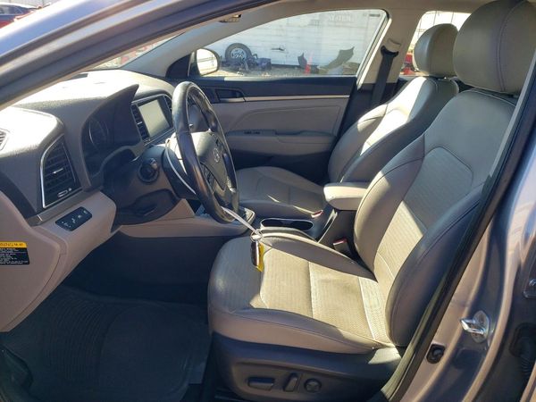 2017 HYUNDAI ELANTRA — DENT