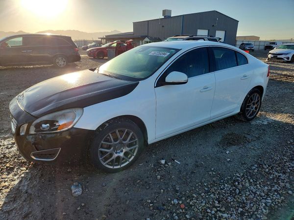 2013 VOLVO S60 — DSFA — Front 3/4