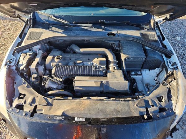 2013 VOLVO S60 — Engine bay