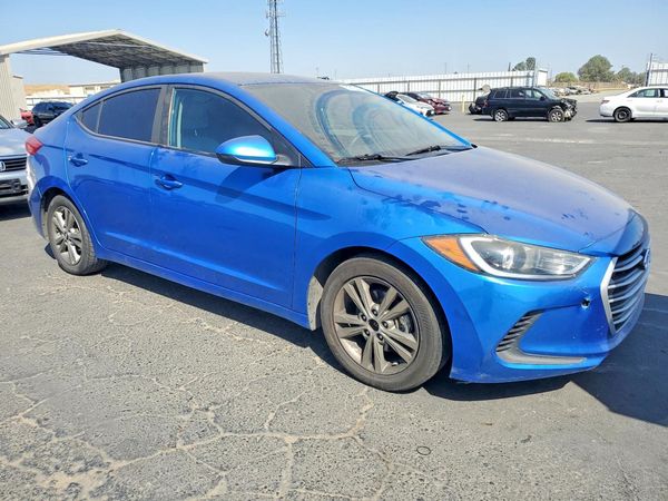 2018 HYUNDAI ELANTRA — Passenger 3/4