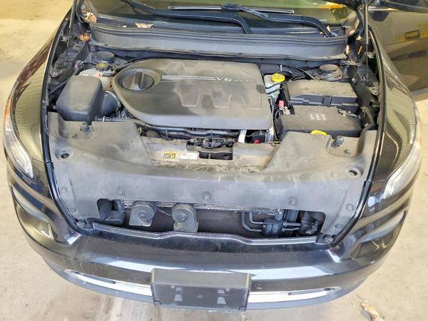 2016 JEEP CHEROKEE — Engine bay