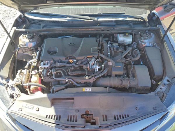2020 TOYOTA CAMRY LE Hybrid — Engine bay