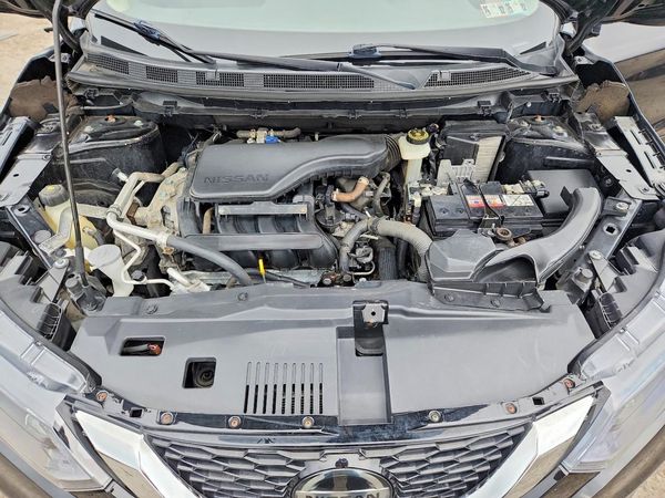 2021 NISSAN ROGUE SPORT — Engine bay