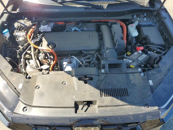 2025 HONDA CR-V Sport-L — Engine bay