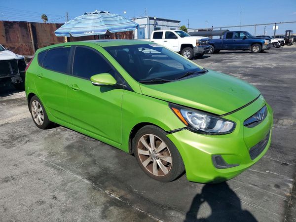 2013 HYUNDAI ACCENT — Passenger 3/4