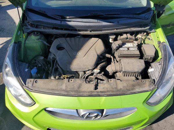2013 HYUNDAI ACCENT — Engine bay