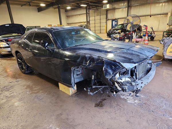 2017 DODGE CHALLENGER SXT — Passenger 3/4