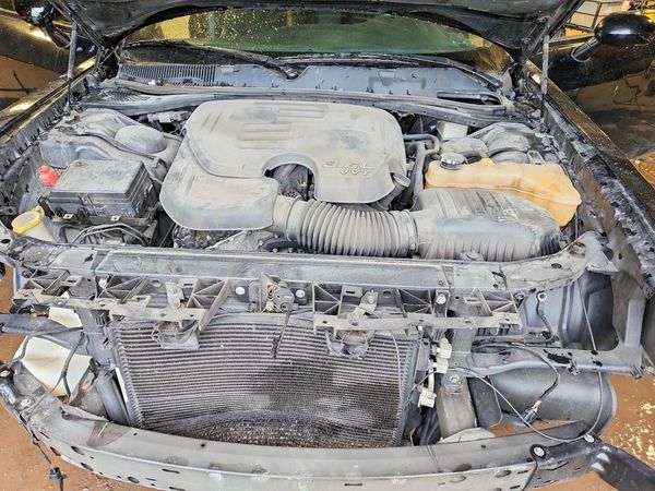 2017 DODGE CHALLENGER SXT — Engine bay