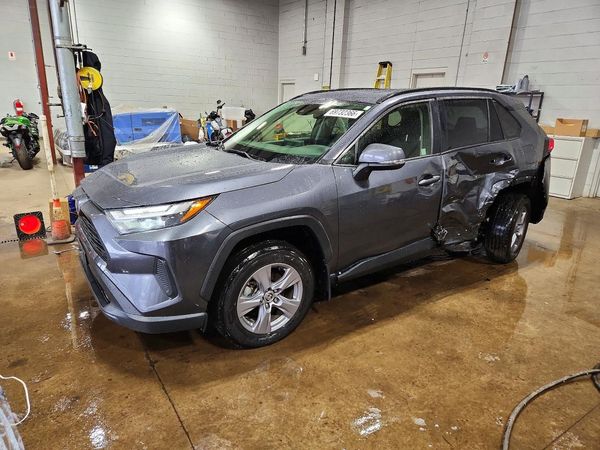 2023 TOYOTA RAV4 XLE — Front 3/4