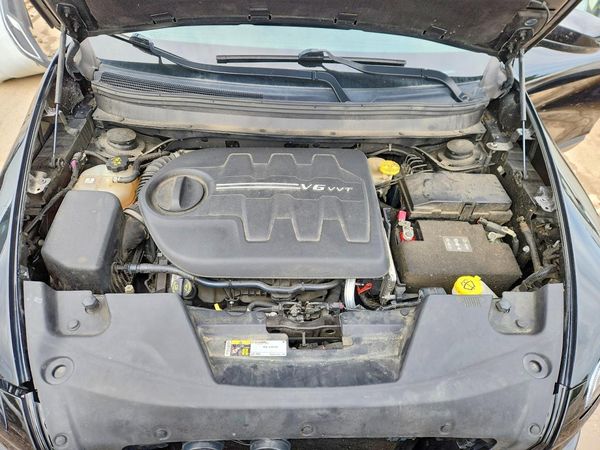 2017 JEEP CHEROKEE — Engine bay