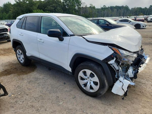 2024 TOYOTA RAV4 LE — Passenger 3/4