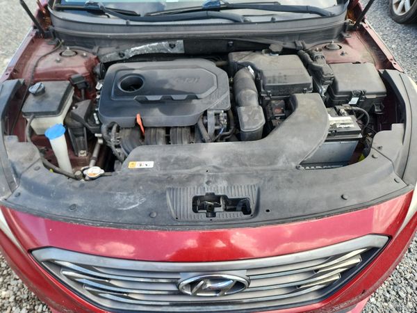 2016 HYUNDAI SONATA — Engine bay