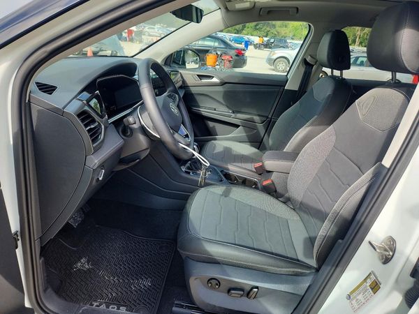 2026 VOLKSWAGEN TAOS SE Black — DENT
