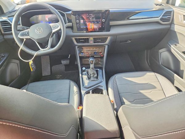 2026 VOLKSWAGEN TAOS SE Black — CKPT