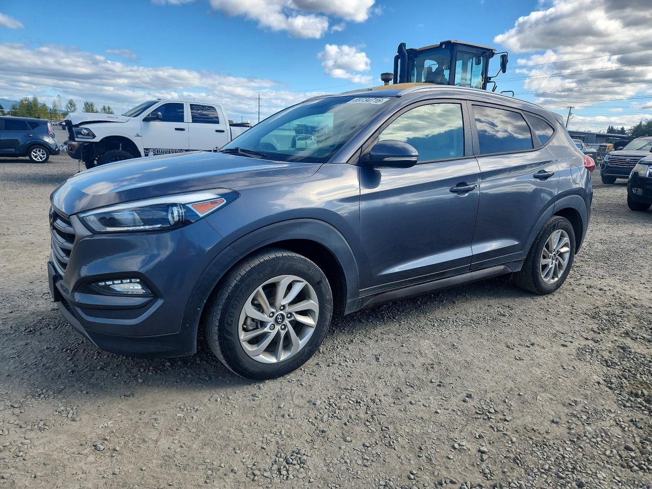2016 HYUNDAI TUCSON — Front 3/4