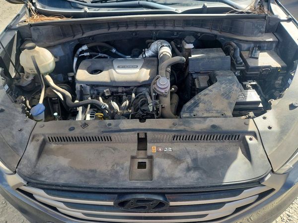 2016 HYUNDAI TUCSON — Engine bay