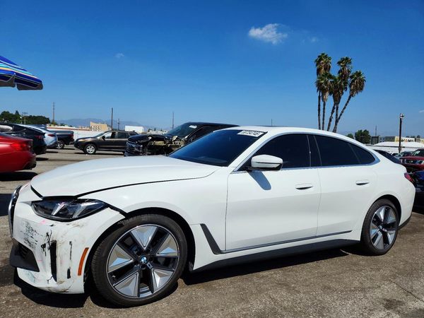 2025 BMW I4 — Front 3/4