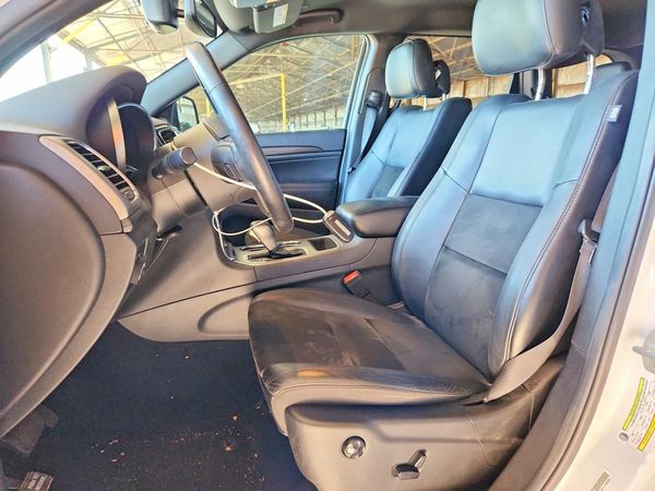 2019 JEEP GRAND CHEROKEE — DENT