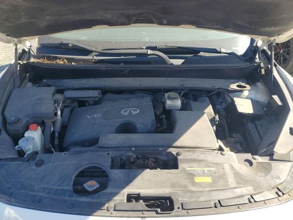 2017 INFINITI QX60 — Engine bay