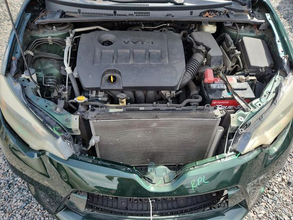 2015 TOYOTA COROLLA L/LE — Engine bay