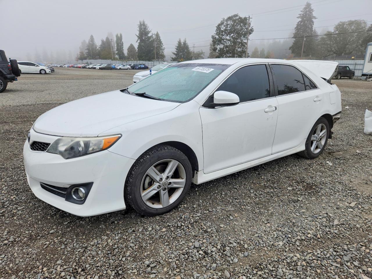 2014 TOYOTA CAMRY — Front 3/4